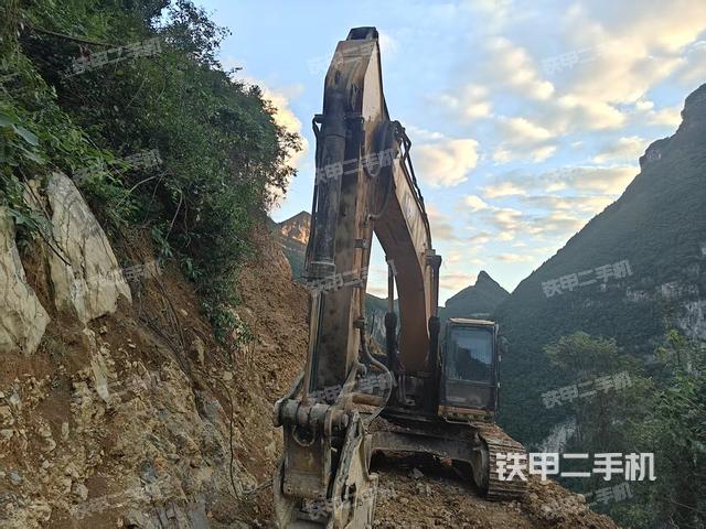 驾驶室顶部（整机外观）