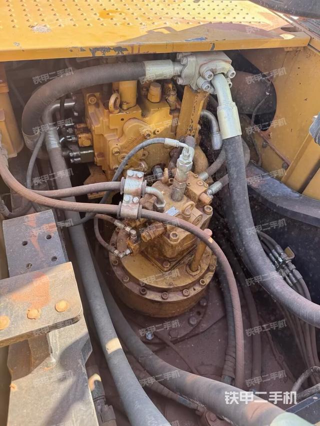 回轉(zhuǎn)馬達(dá)（上車部件）