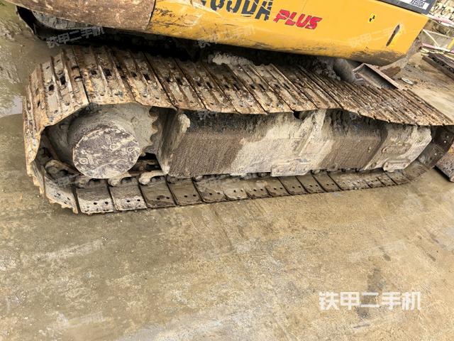 左側(cè)履帶整體?（行走機(jī)構(gòu)）