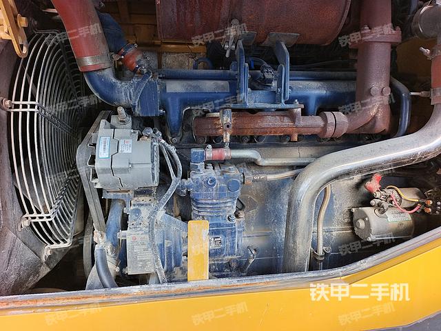 发动机右侧（整机外观及大件）