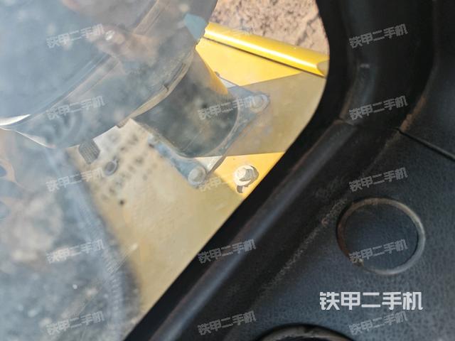 后窗玻璃角标（驾驶室部分）