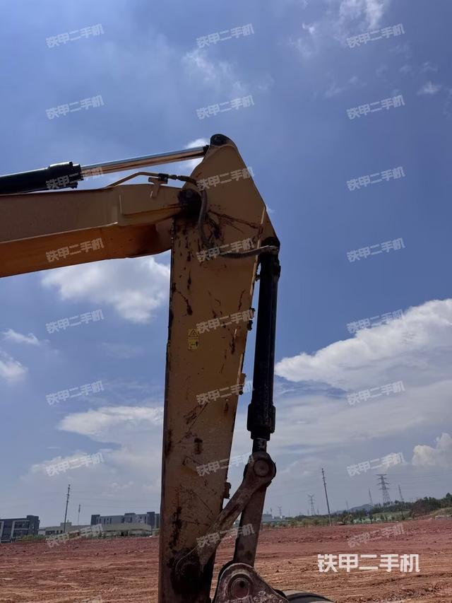 小臂整体左后（工作和回转装置）