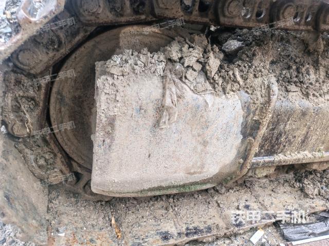 右驱动轮（行走机构）