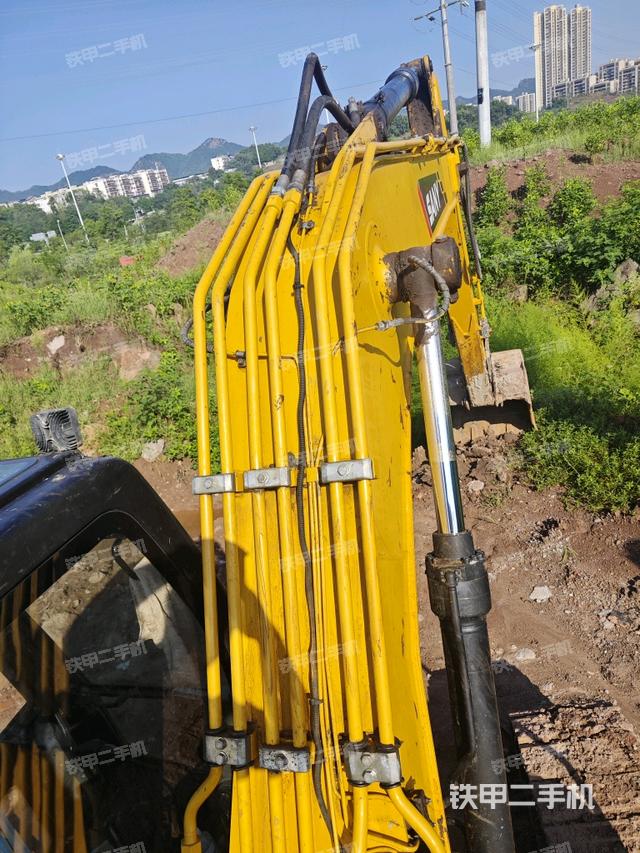 大臂背部俯视（工作和回转装置）