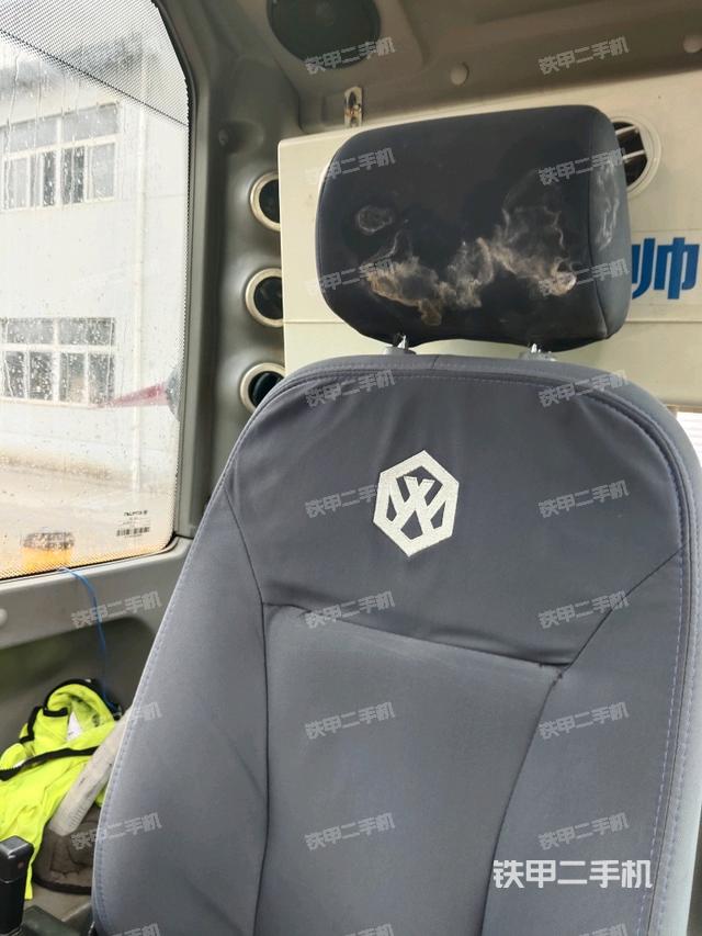 后窗玻璃角標(biāo)（駕駛室部分）