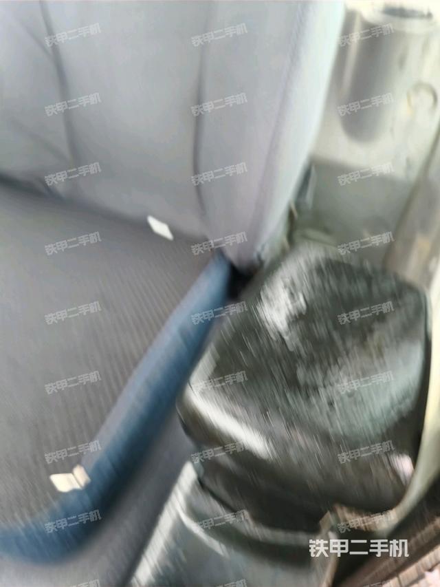 座椅左側(cè)控制臺(tái)/音響/含左手柄（駕駛室部分）