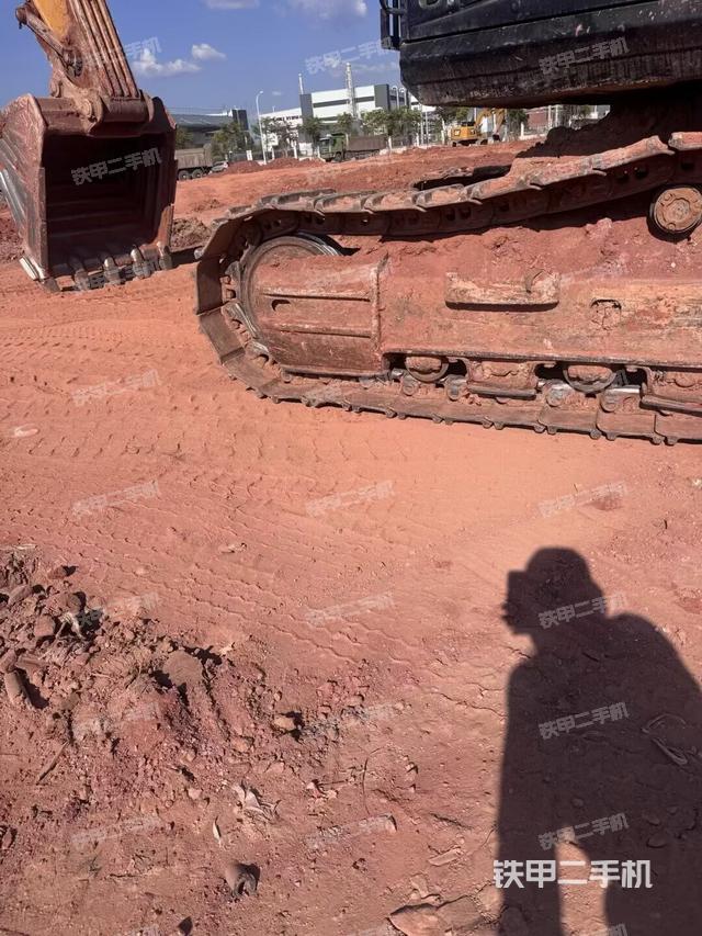 右驅(qū)動(dòng)輪（行走機(jī)構(gòu)）