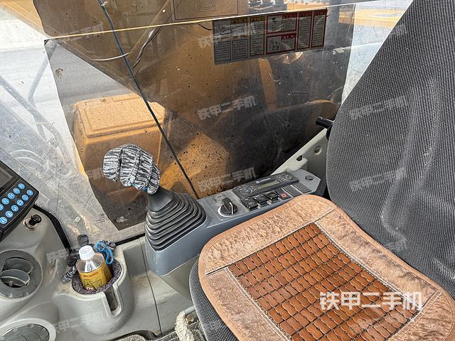 驾驶室整体（整机外观）