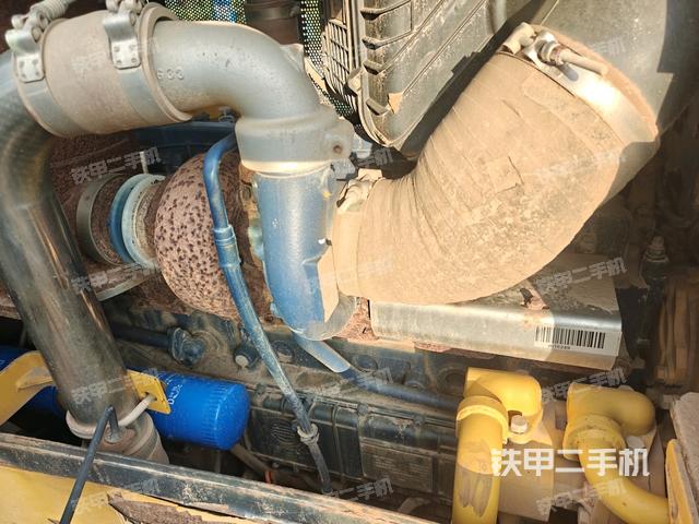 风扇及皮带（推土机发动机舱）