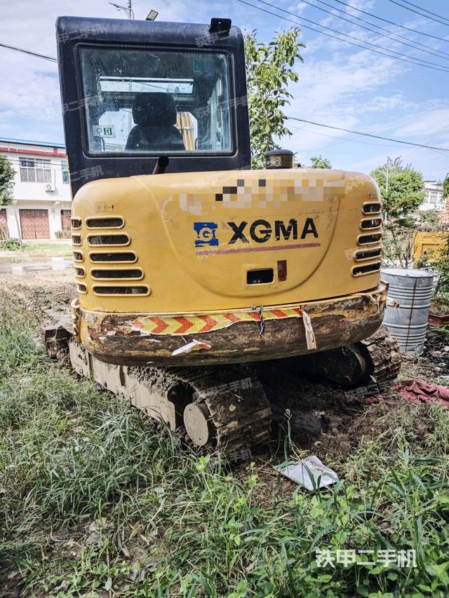 駕駛室頂部（整機(jī)外觀）