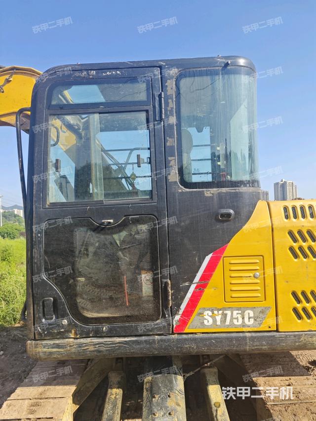 ?駕駛室正側(cè)（駕駛室部分）