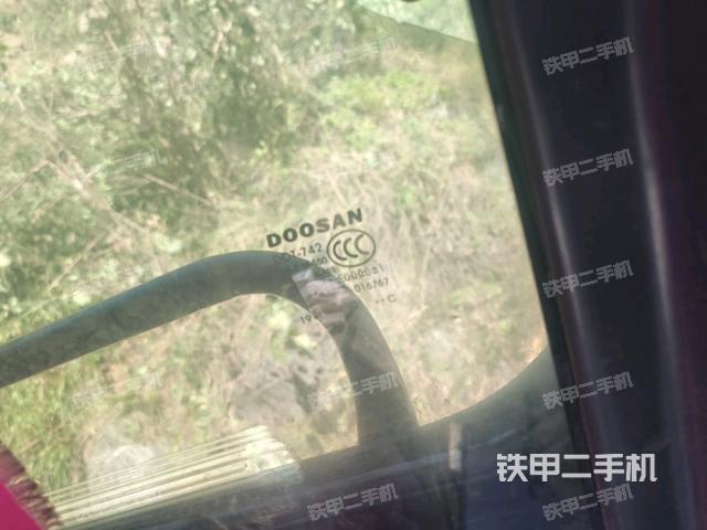 右側(cè)玻璃角標(biāo)（駕駛室部分）