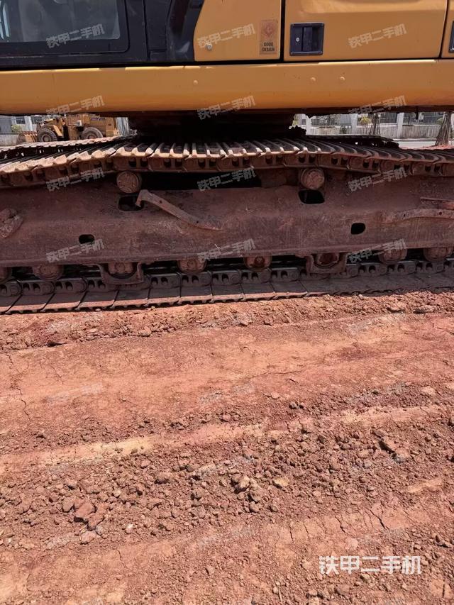 左侧履带整体 （行走机构）