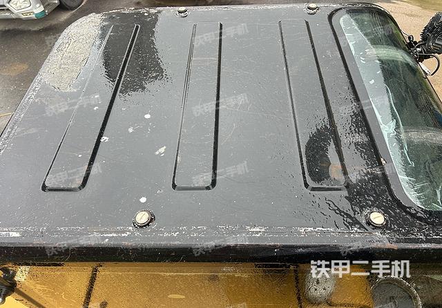 驾驶室顶部（整机外观）