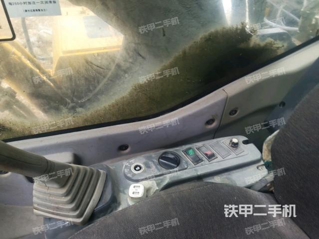 座椅右側(cè)控制臺/鑰匙門/油門/含右手柄（駕駛室部分）