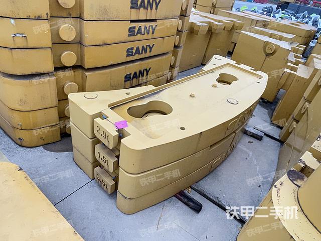 整机右侧（设备外观及核心部件）