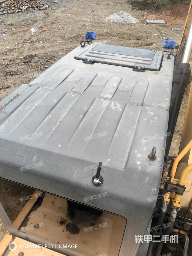 駕駛室頂部（整機外觀）