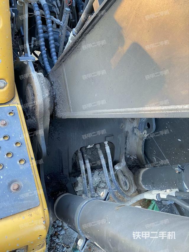 大臂根部?斜視（工作和回轉(zhuǎn)裝置）