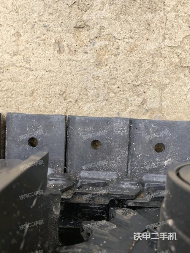 右驱动轮（行走机构）