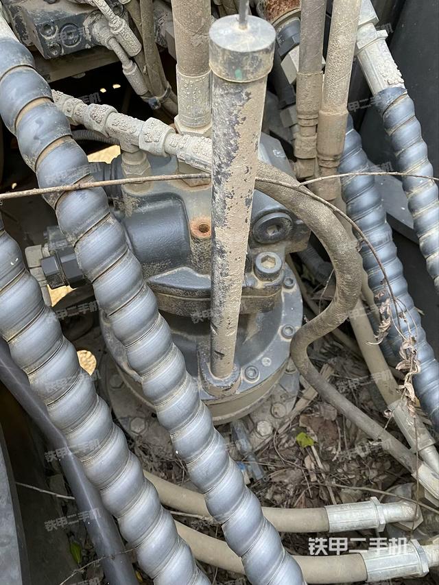 回轉(zhuǎn)馬達(dá)（上車部件）