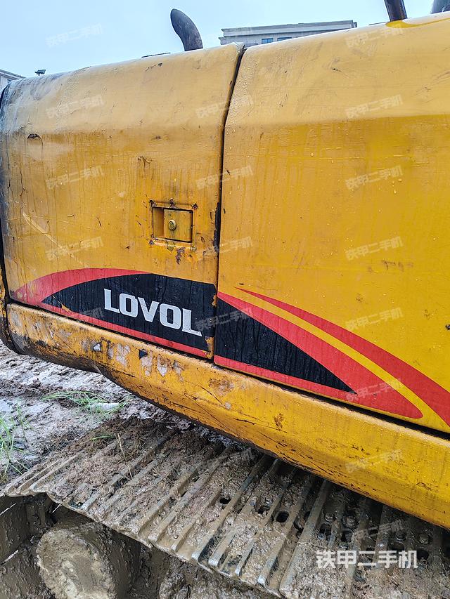 驾驶室顶部（整机外观）