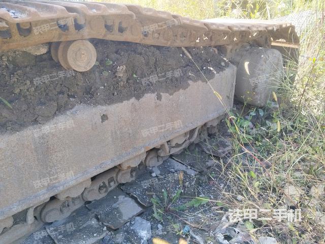 左驅(qū)動輪（行走機構(gòu)）