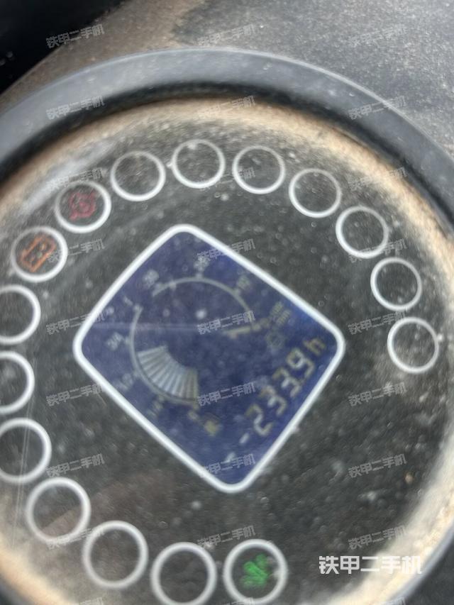 儀表盤全景（壓路機駕駛室）