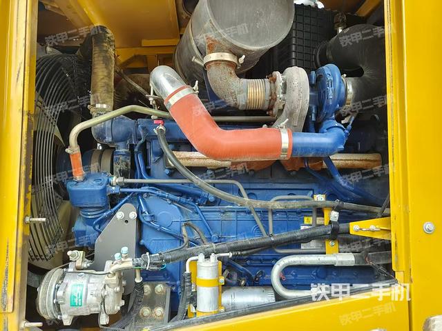 发动机右侧（整机外观及大件）