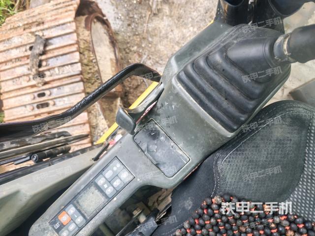 座椅左侧控制台/音响/含左手柄（驾驶室部分）