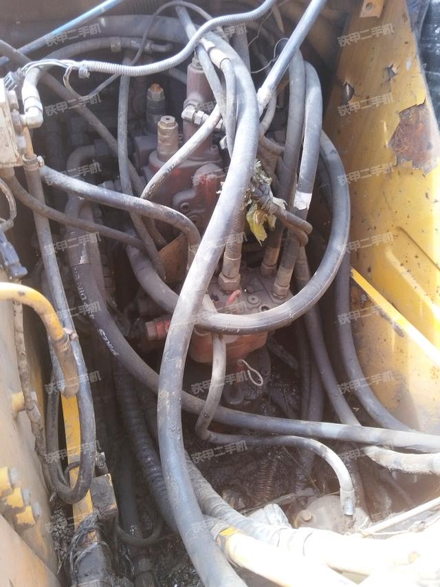 回轉(zhuǎn)馬達（上車部件）