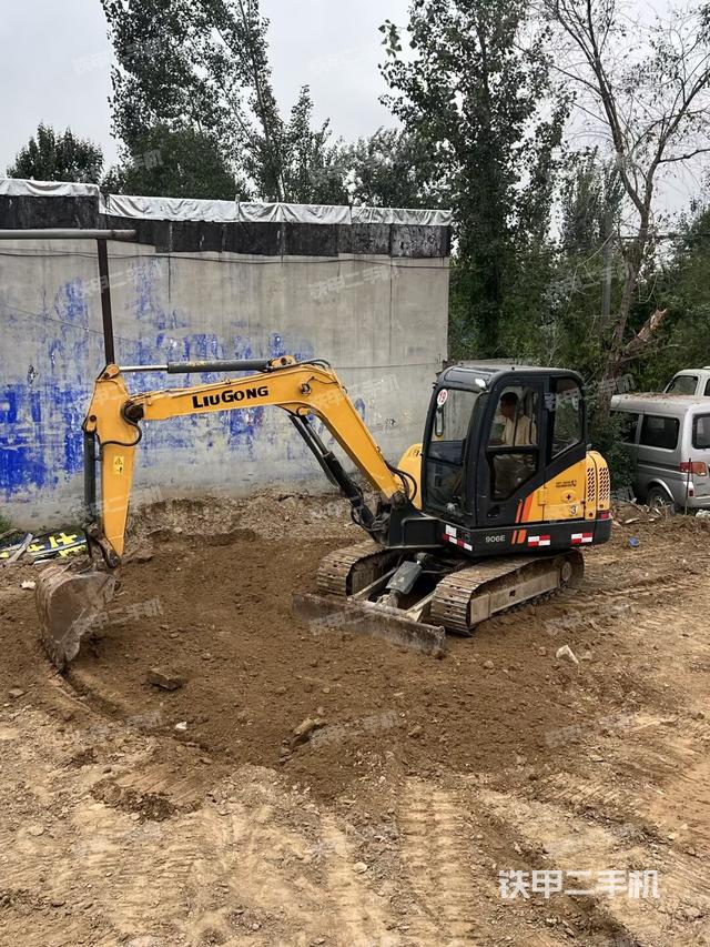 驾驶室整体（整机外观）