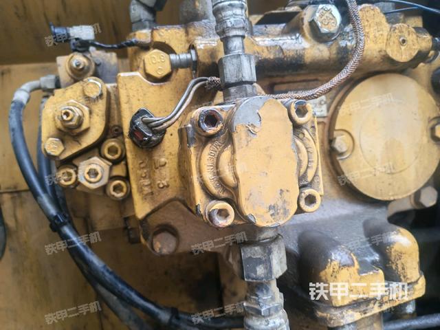 液压泵斜45 左（大件舱室）