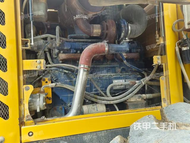 发动机右侧（整机外观及大件）