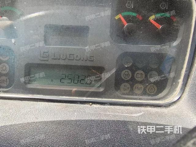 駕駛室工作臺（整機外觀及大件）