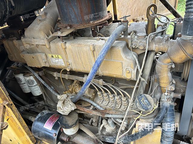 发动机左侧（整机外观及大件）