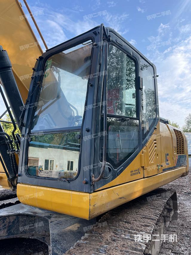 驾驶室整体（整机外观）