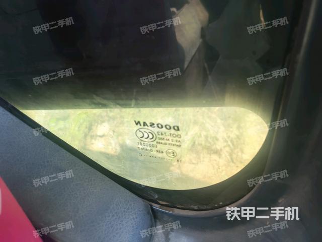 駕駛室左前45度（駕駛室部分）