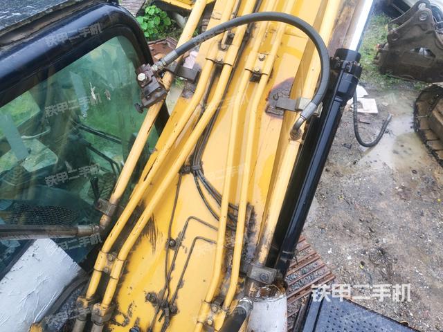 大臂背部俯视（工作和回转装置）