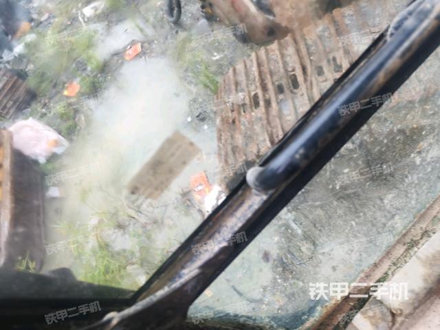 左后方玻璃角标（驾驶室部分）