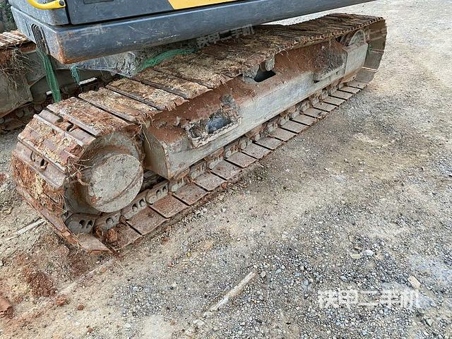 左側(cè)履帶整體?（行走機(jī)構(gòu)）