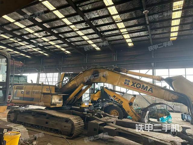 厦工XG822LC挖掘机