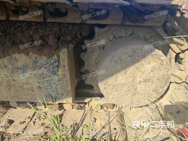 右驅(qū)動輪（行走機(jī)構(gòu)）