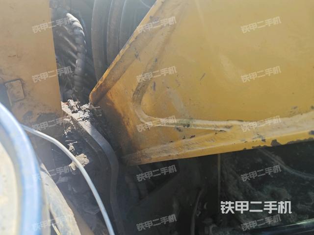 大臂根部?斜（工作和回轉(zhuǎn)裝置）