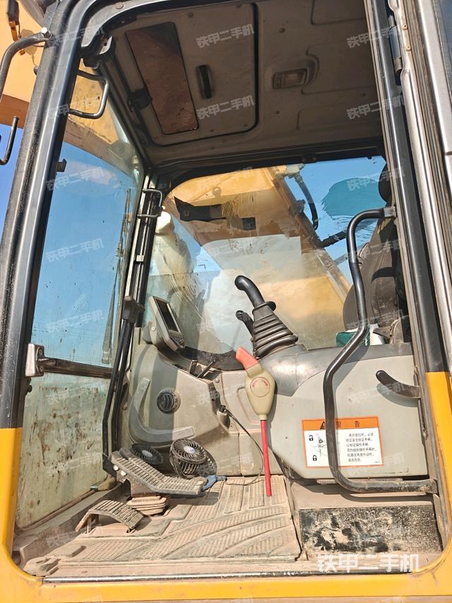 座椅后部（駕駛室部分）