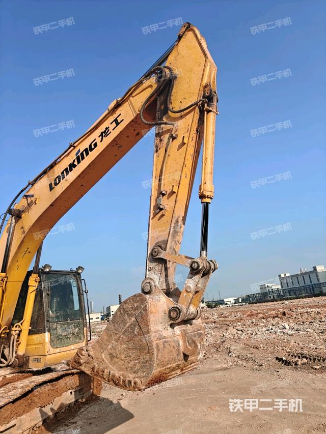 大臂油缸整體?豎拍（工作和回轉(zhuǎn)裝置）