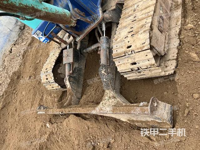 回转马达和主控阀（整机外观）