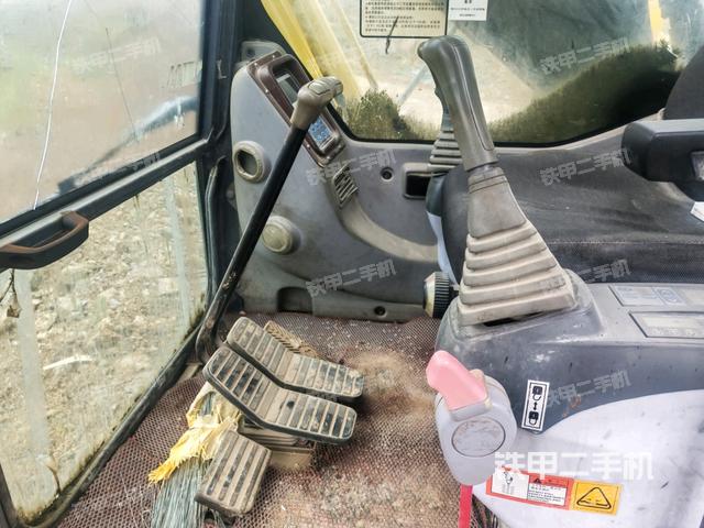 后窗玻璃角標(biāo)（駕駛室部分）