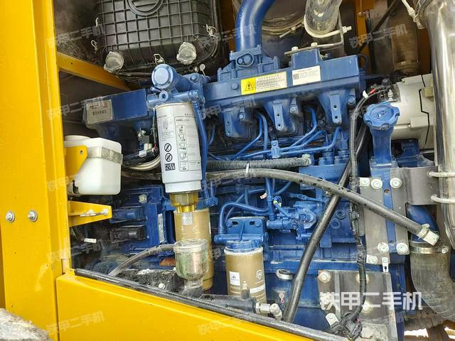 发动机左侧（整机外观及大件）