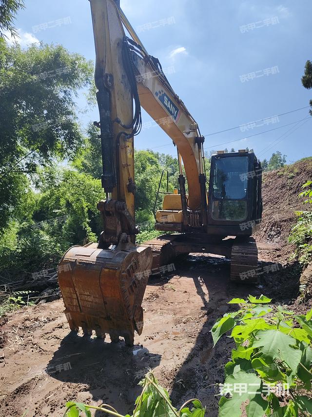 三一重工SY135C-10挖掘机