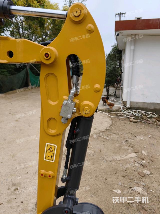 小臂整体左后（工作和回转装置）